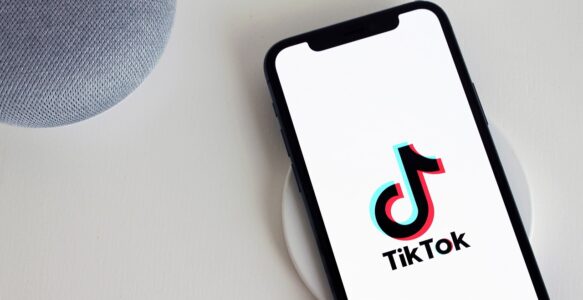 Amnesty International alerte sur les contenus nocifs sur TikTok : une menace silencieuse pour les jeunes